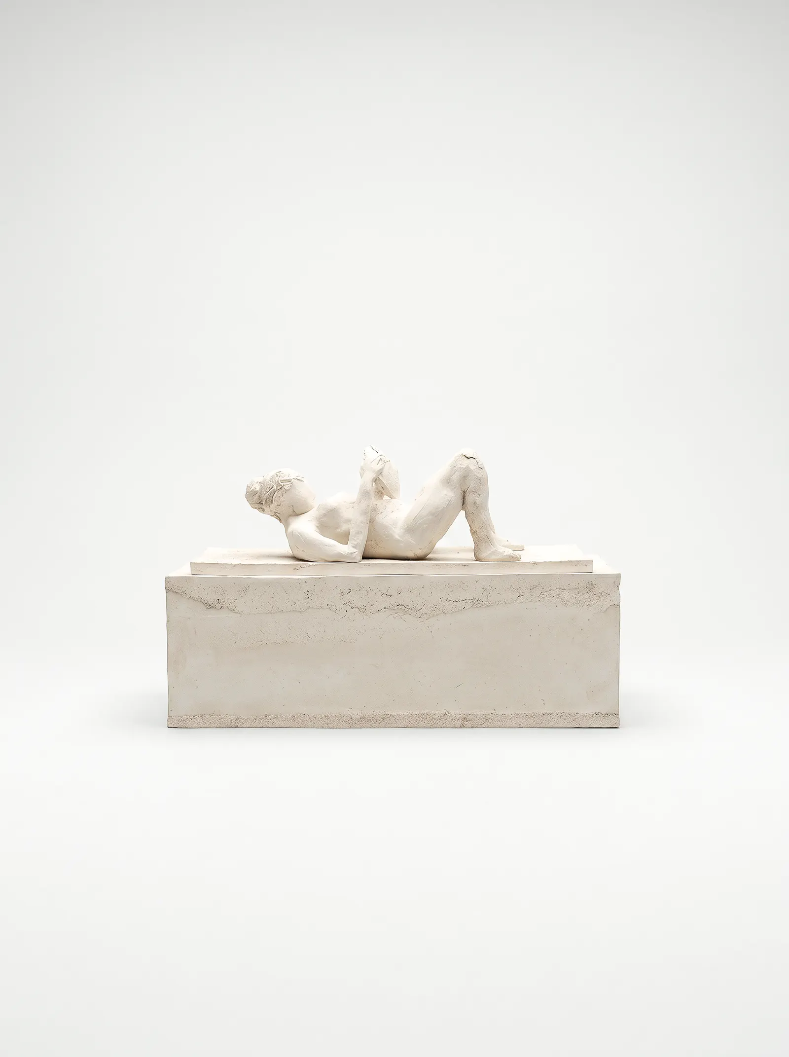 Témoin — Philautie Autopoïèse — O2, 2025. Céramique, 20 × 33 × 12 cm. Photo © Nicolas Lafon