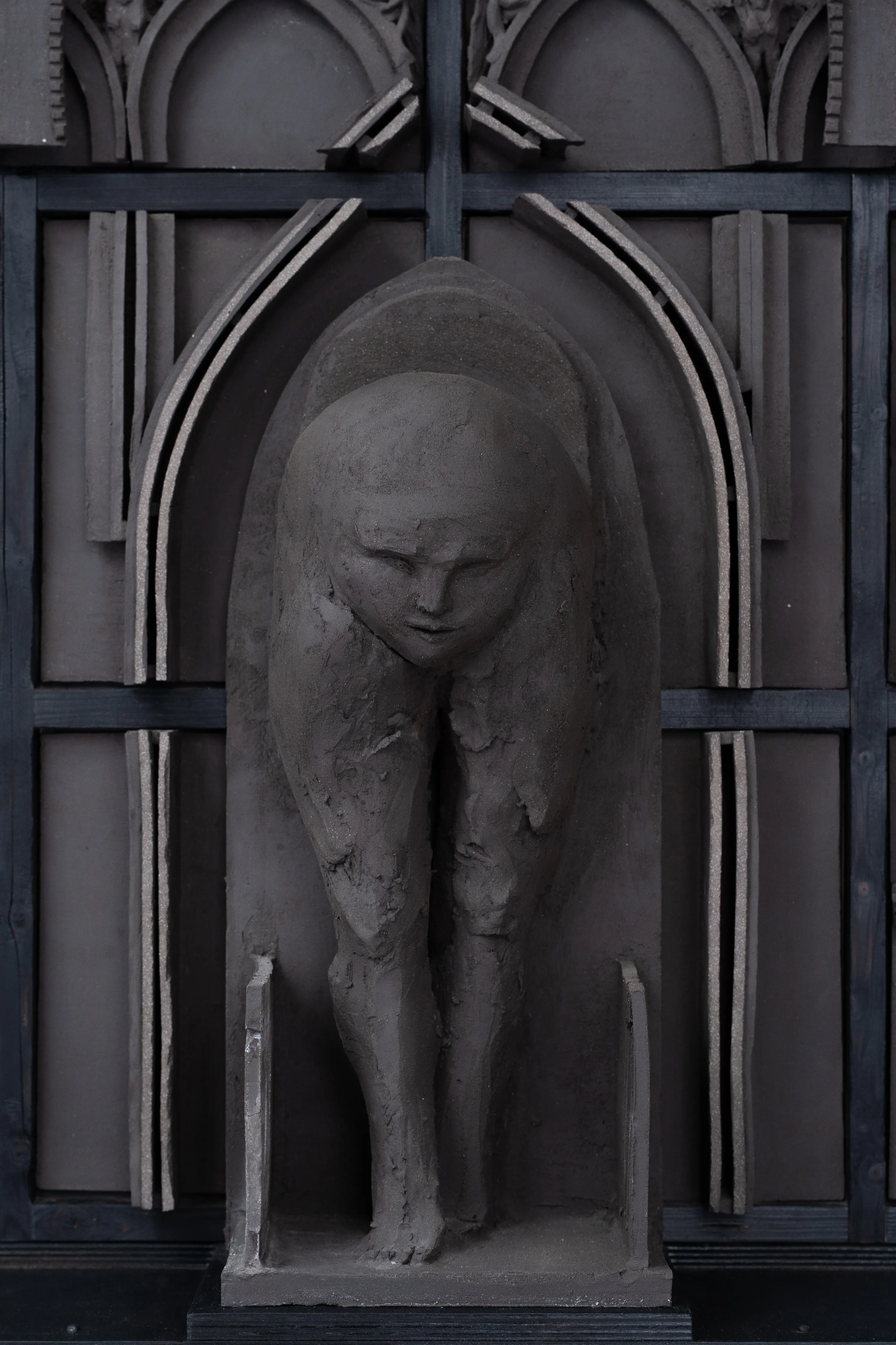 Oratoire, détail — Baubô centrale dans l'arche. Photo © Octave Pineau-Furet