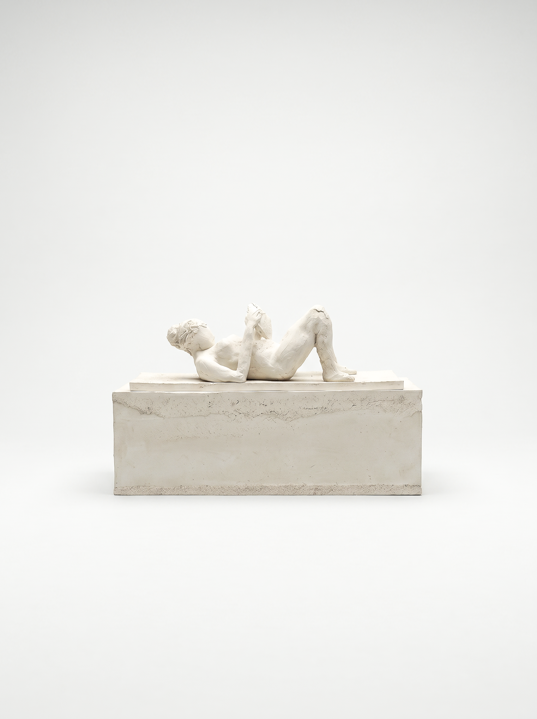 Témoin — Philautie Autopoïèse — O2, 2025. Céramique, 20 × 33 × 12 cm. Photo © Nicolas Lafon